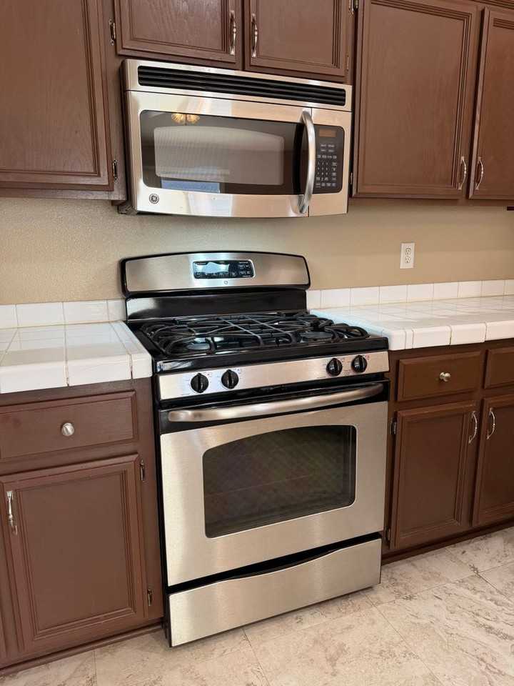 221 Endeavor Ln - Photo 6 of 38