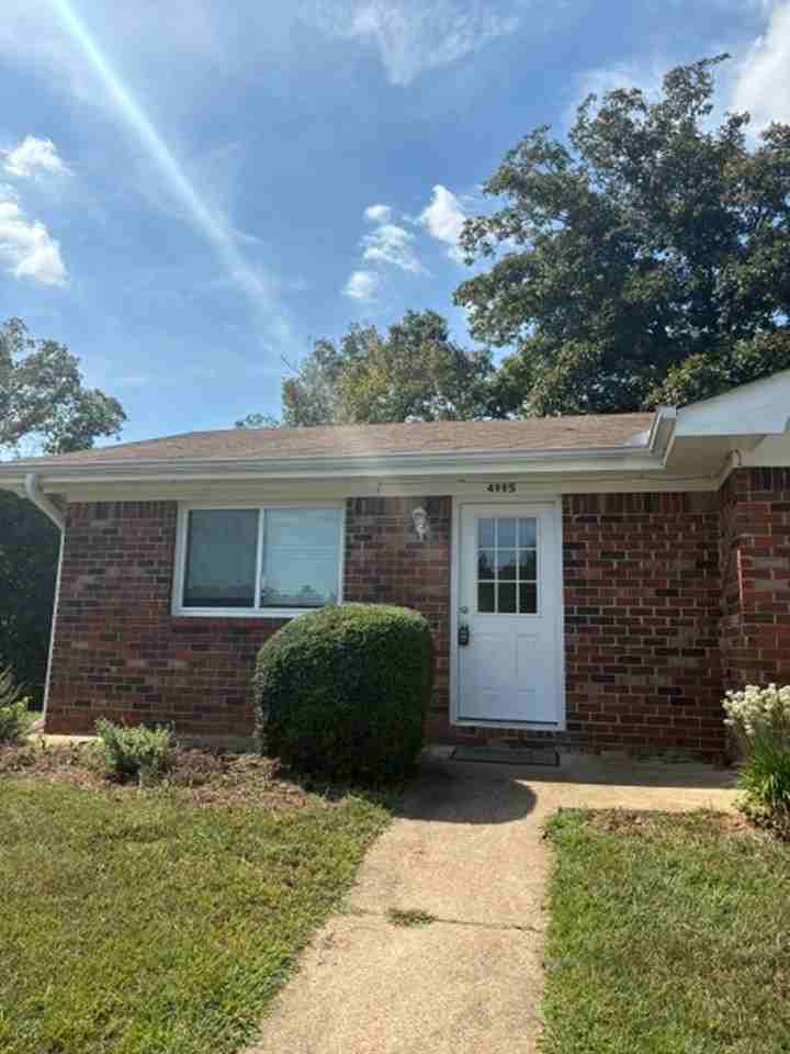 4995/4997 Eastview Terrace - Photo 2 of 14