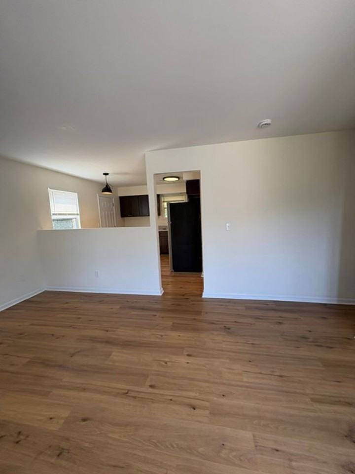 4995/4997 Eastview Terrace - Photo 7 of 14