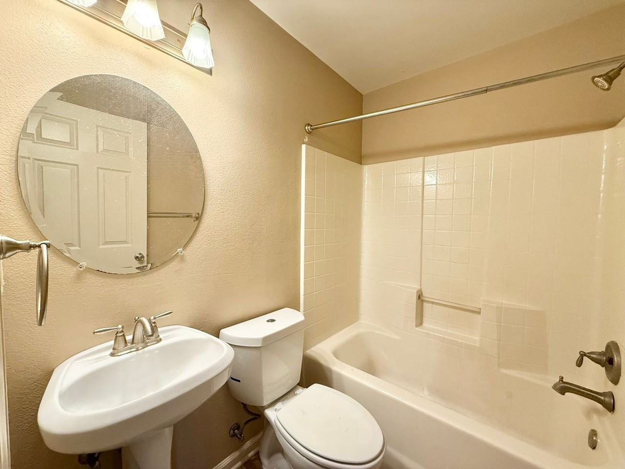 339 Princess Pl - Photo 6 of 15