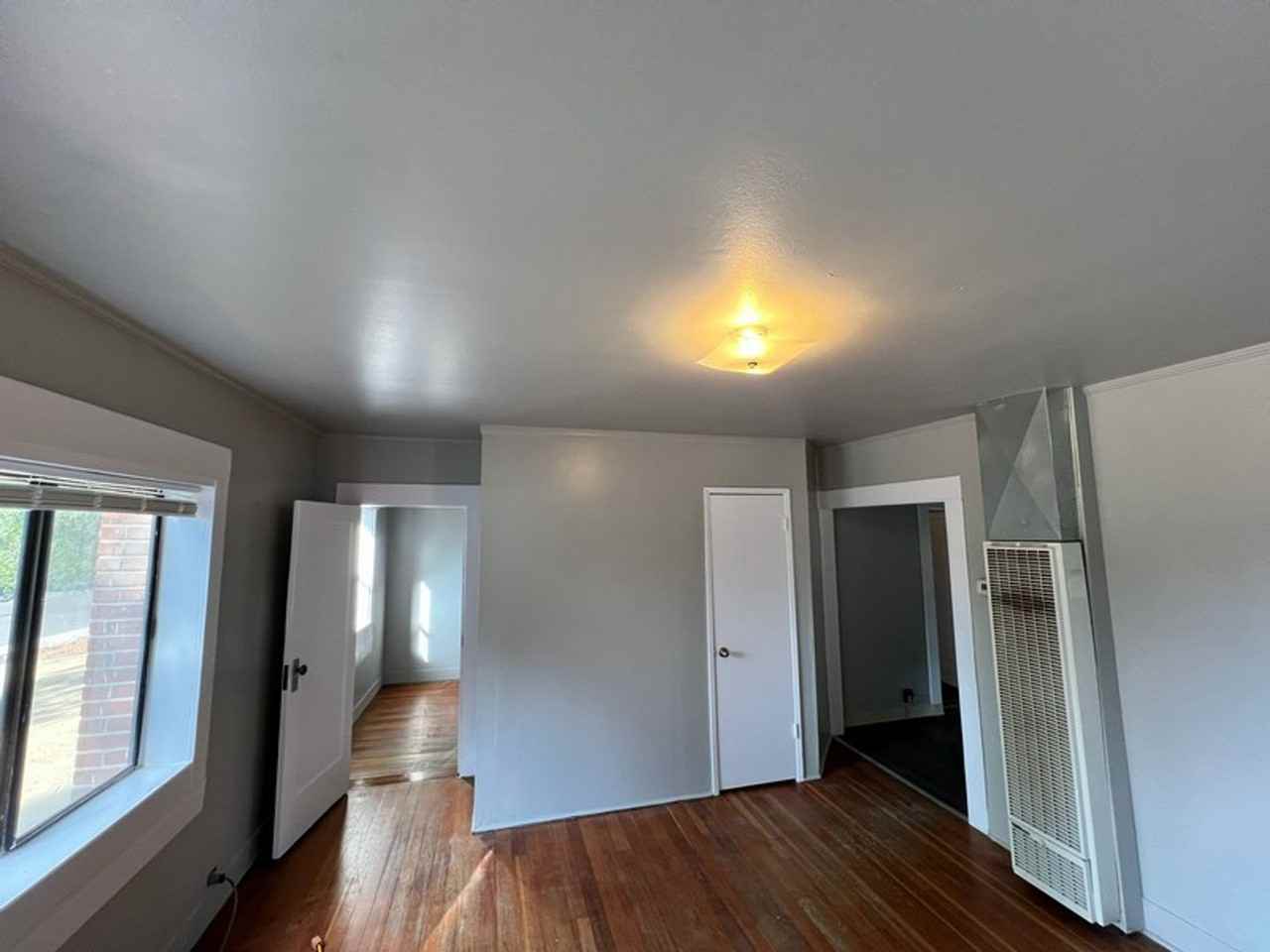 1810 F St - Photo 3 of 6