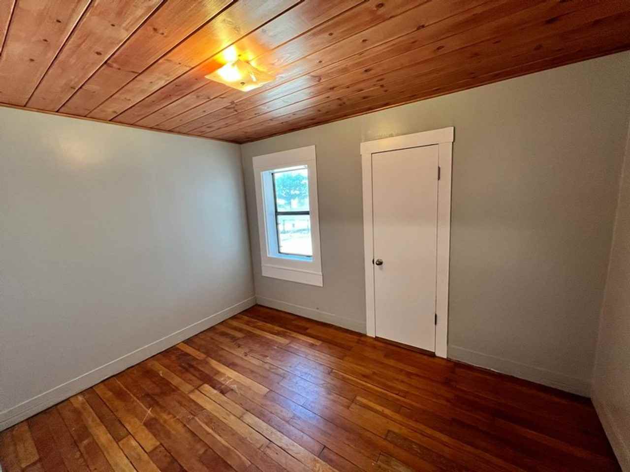 1810 F St - Photo 5 of 6