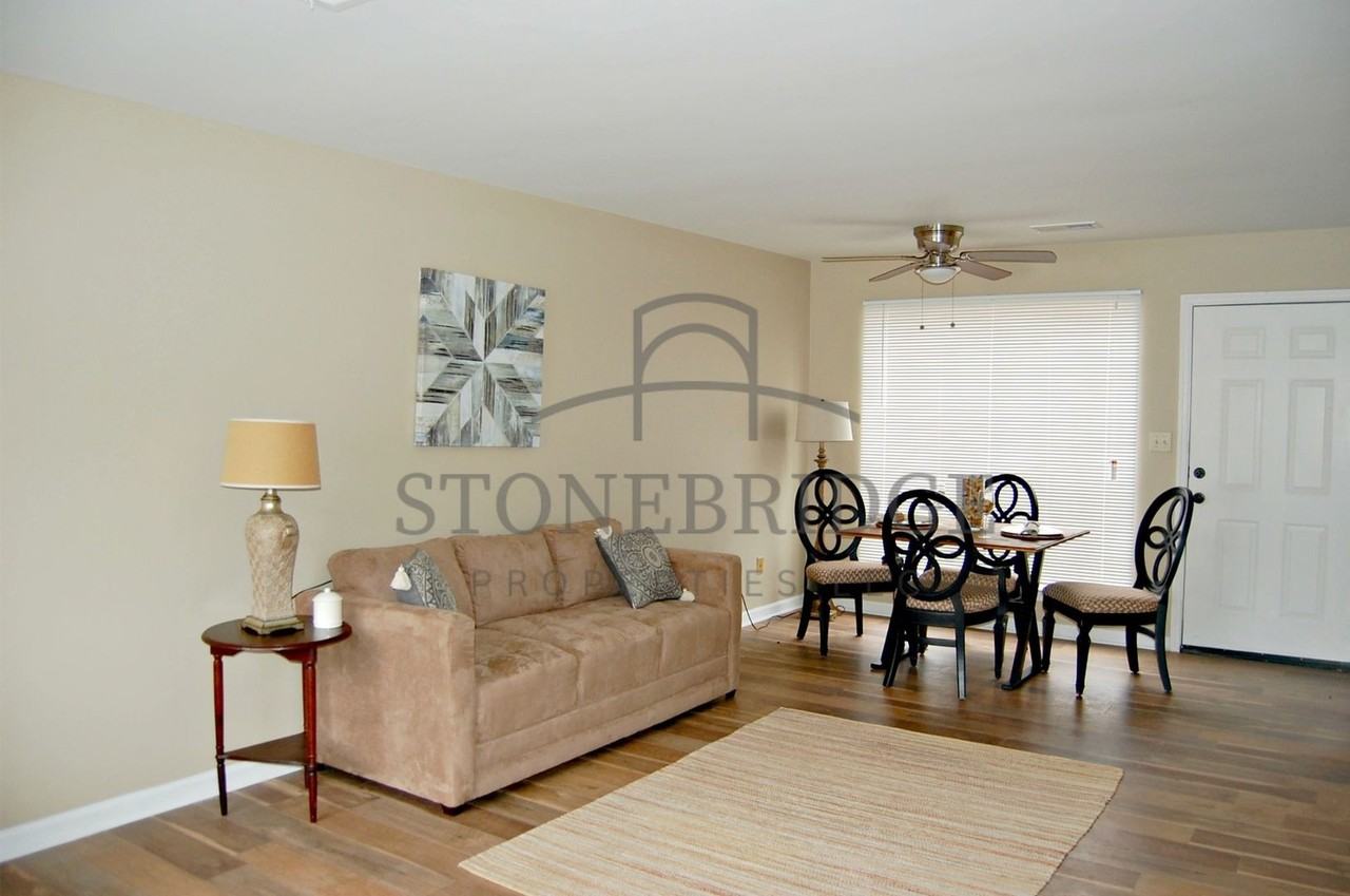 202 Hillsboro Ln - Photo 2 of 5