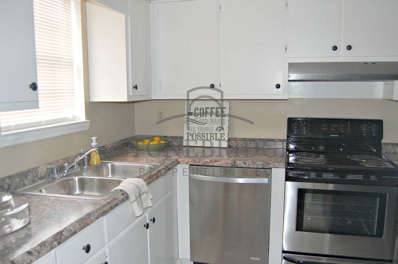 202 Hillsboro Ln - Photo 4 of 5
