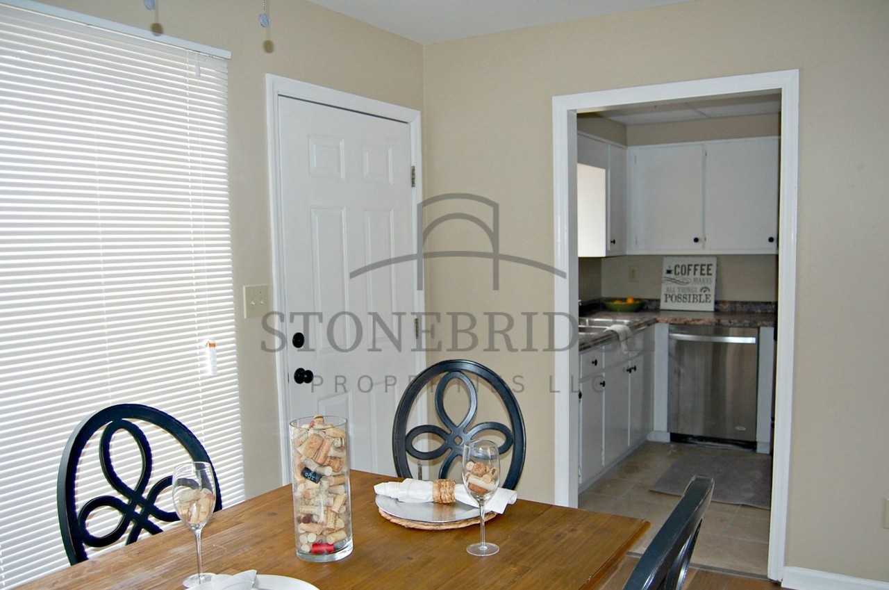 202 Hillsboro Ln - Photo 5 of 5