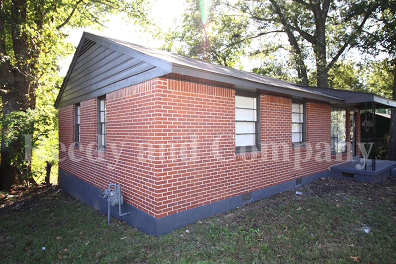 1841 S Sutton Dr - Photo 2 of 16