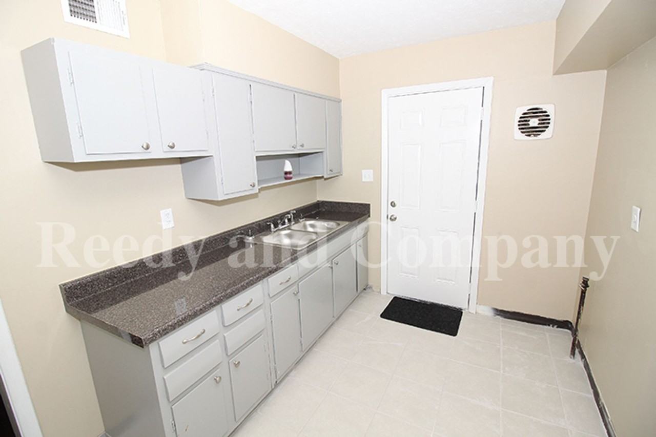 1841 S Sutton Dr - Photo 4 of 16