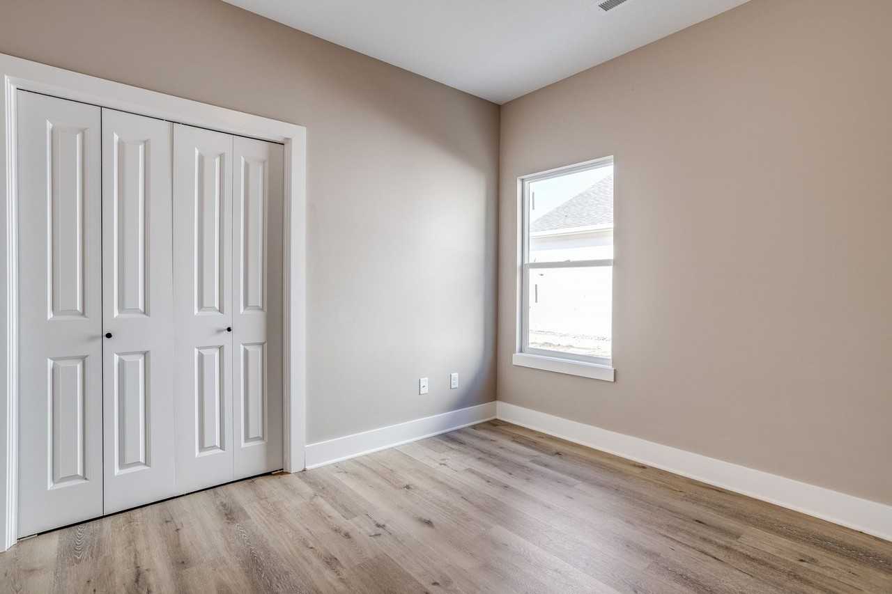 1625 S Limuel St - Photo 5 of 10