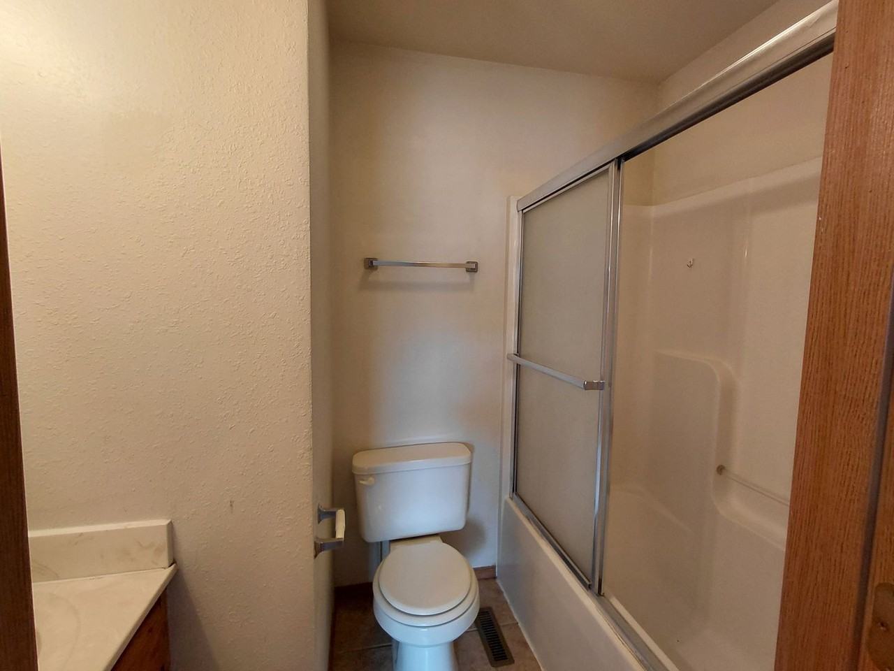 20312 Skyview Dr - Photo 2 of 13