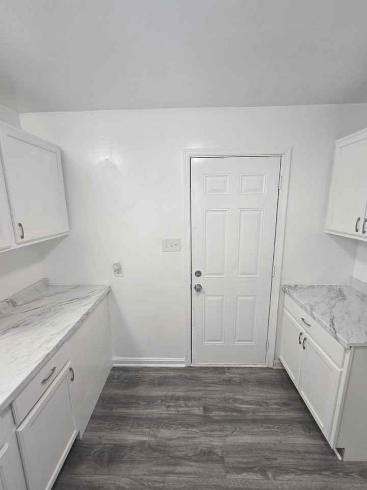 1013 Park Dr S - Photo 2 of 8