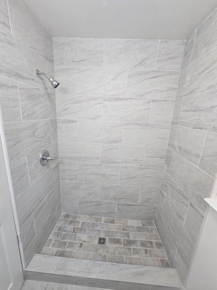 1013 Park Dr S - Photo 4 of 8