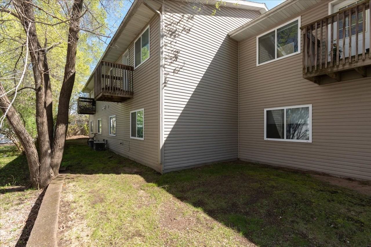 205 17th Ave. W - Photo 4 of 34