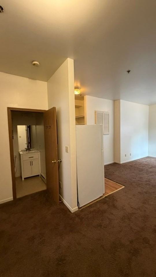 528 College Ave - Photo 5 of 13