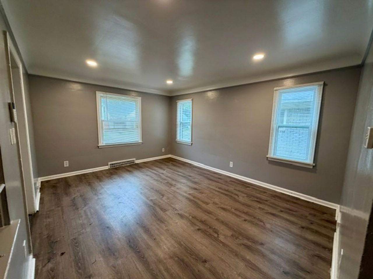 15758 Fielding St - Photo 3 of 20