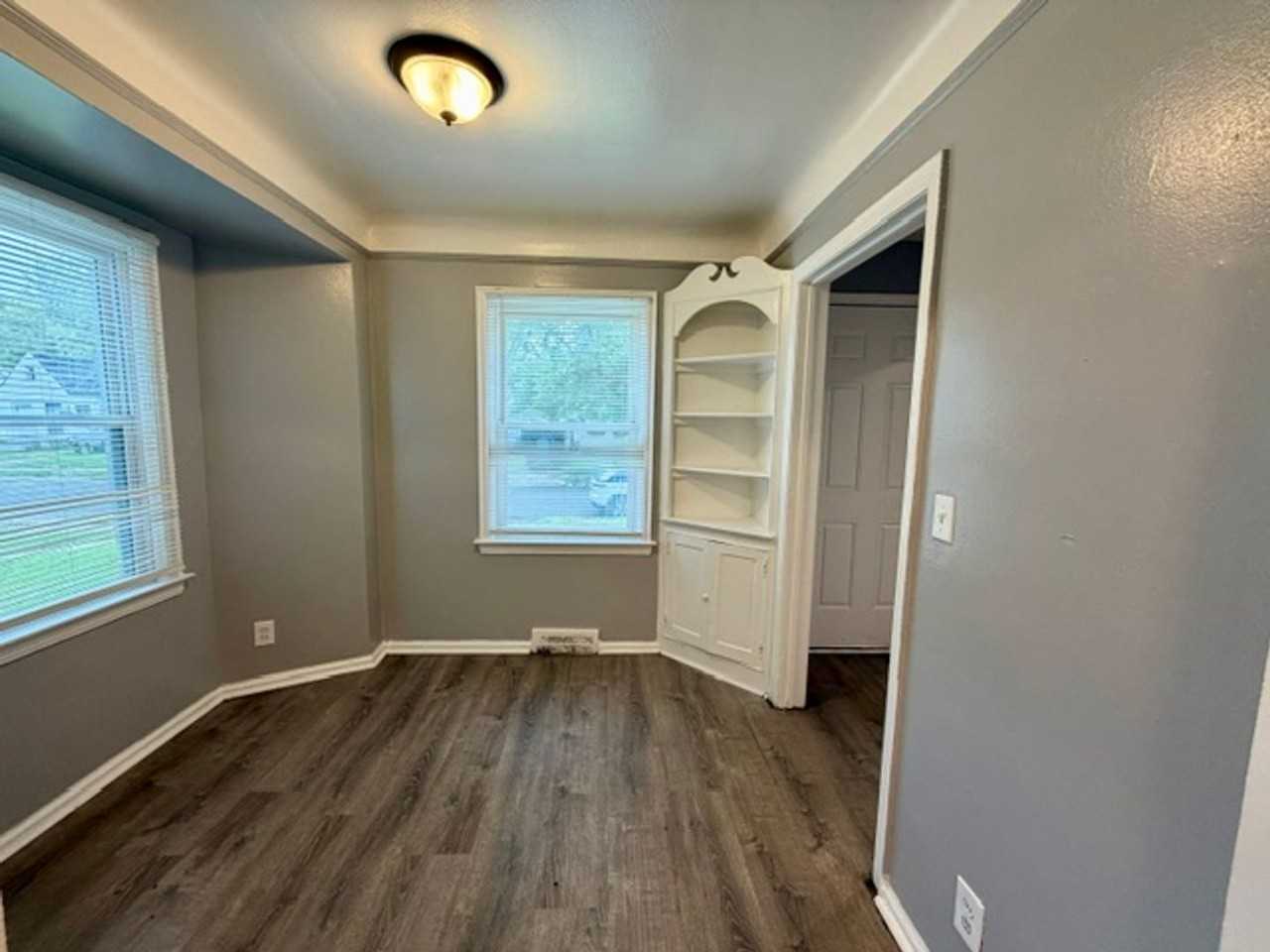 15758 Fielding St - Photo 6 of 20