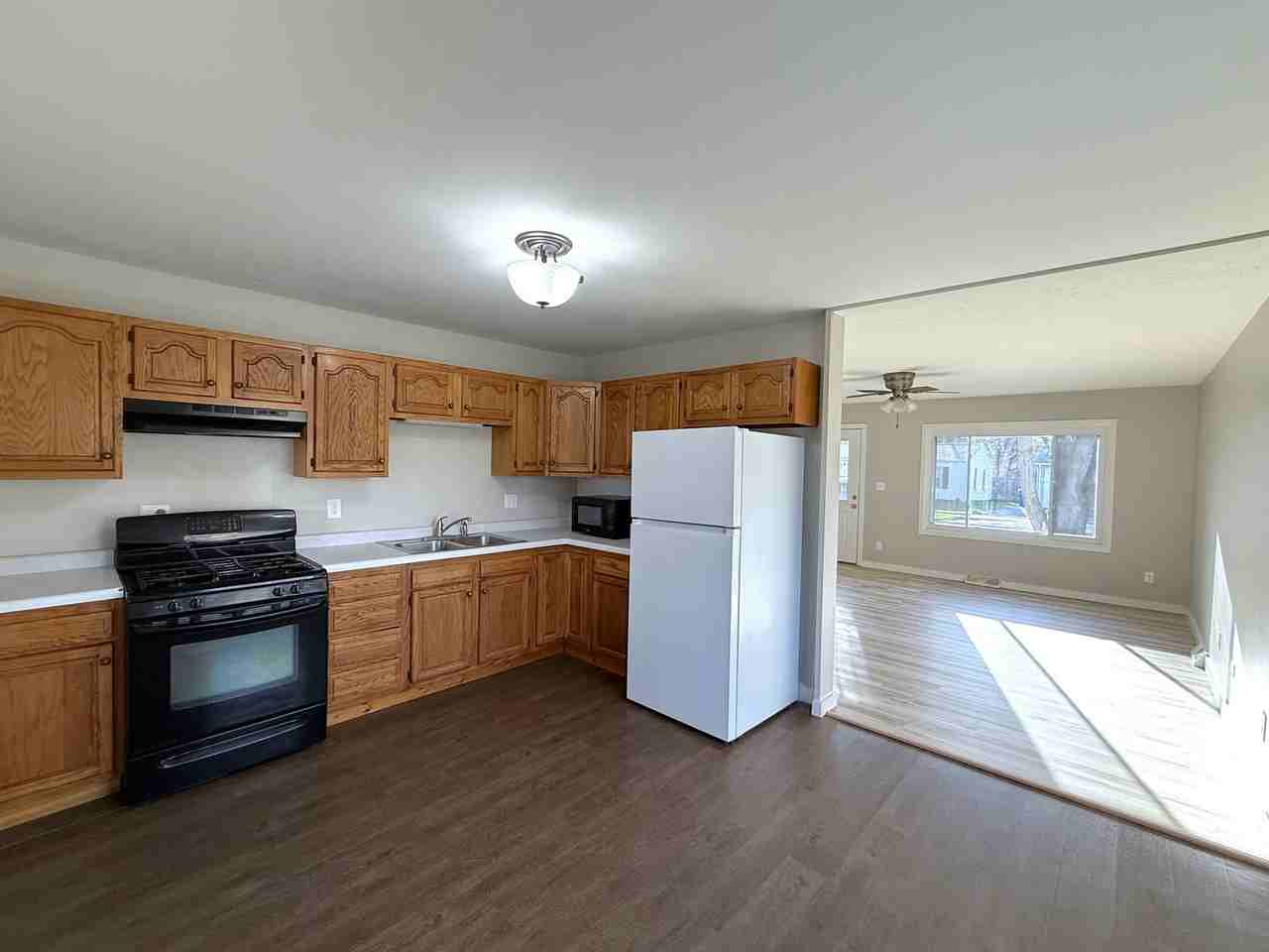 3416 9th St - Photo 2 of 14