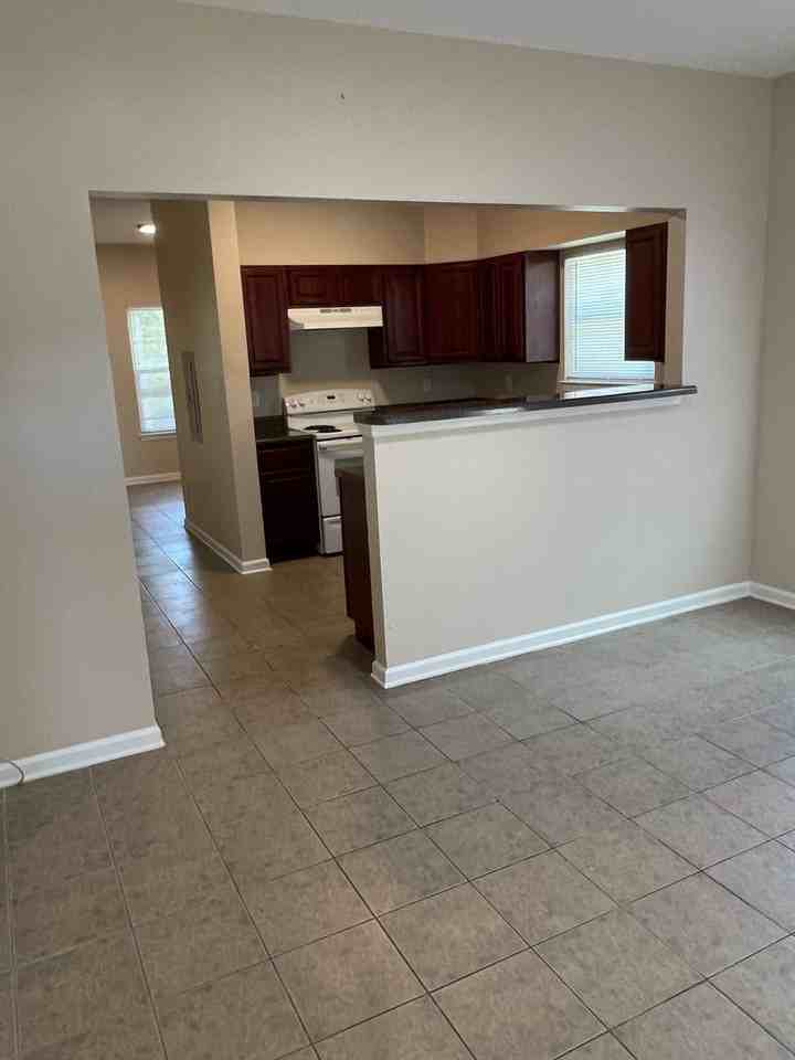 9245 Cedar Ct - Photo 2 of 6