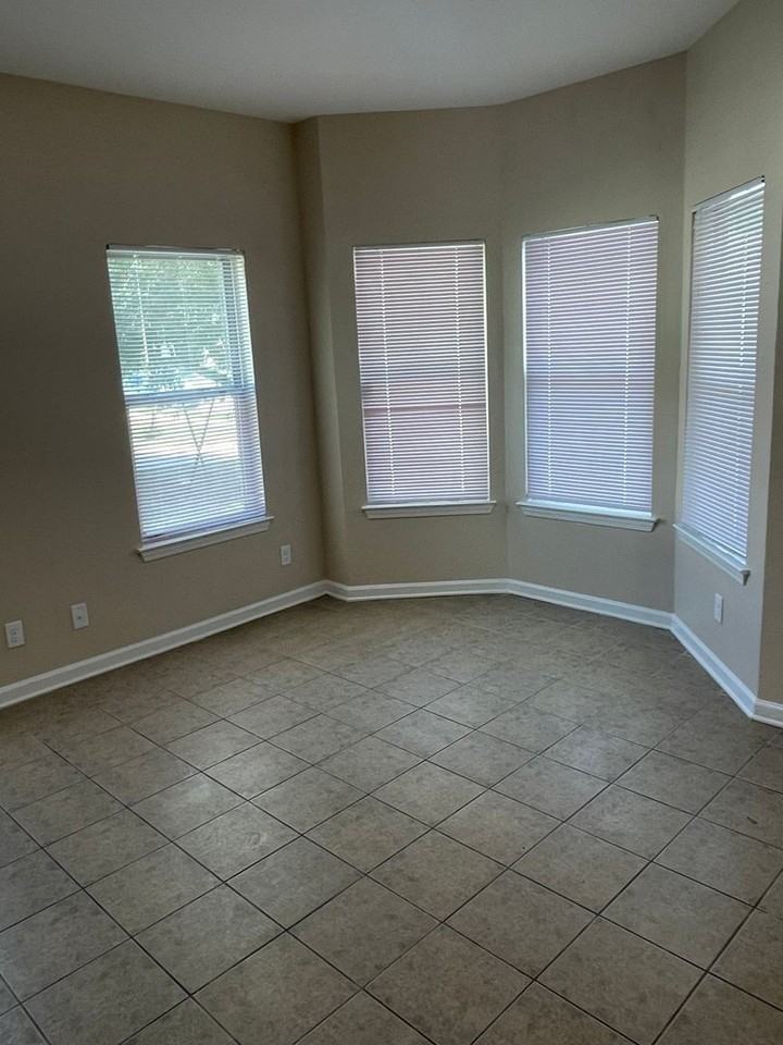 9245 Cedar Ct - Photo 3 of 6