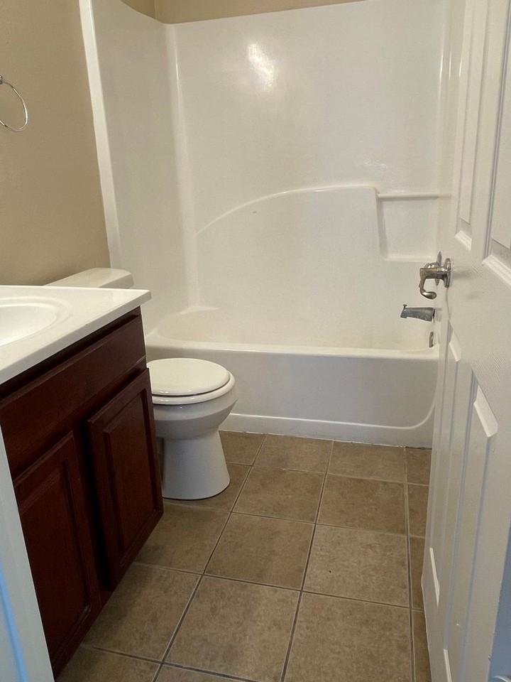 9245 Cedar Ct - Photo 4 of 6