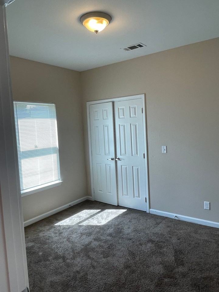 9245 Cedar Ct - Photo 5 of 6