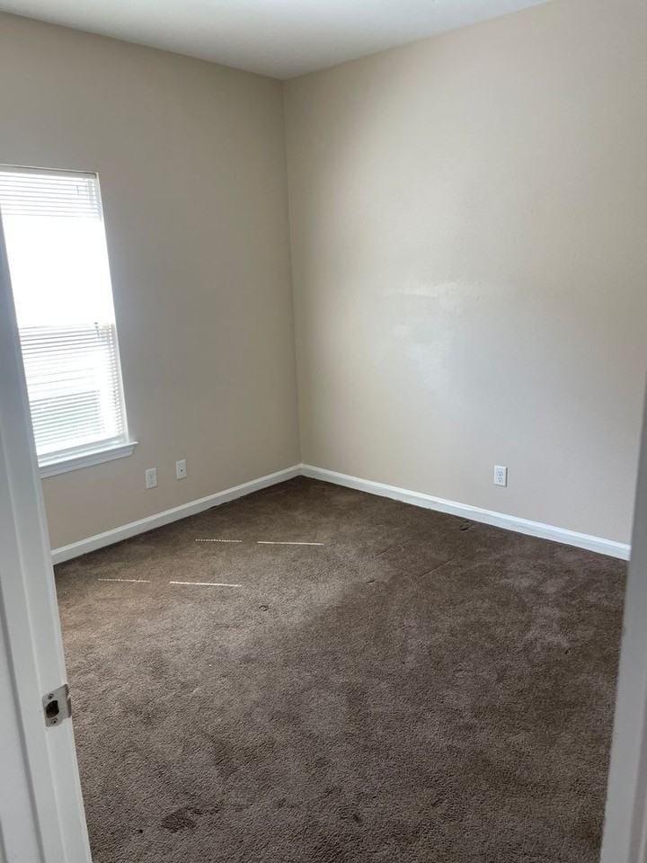 9327 Cedar Ct - Photo 3 of 9