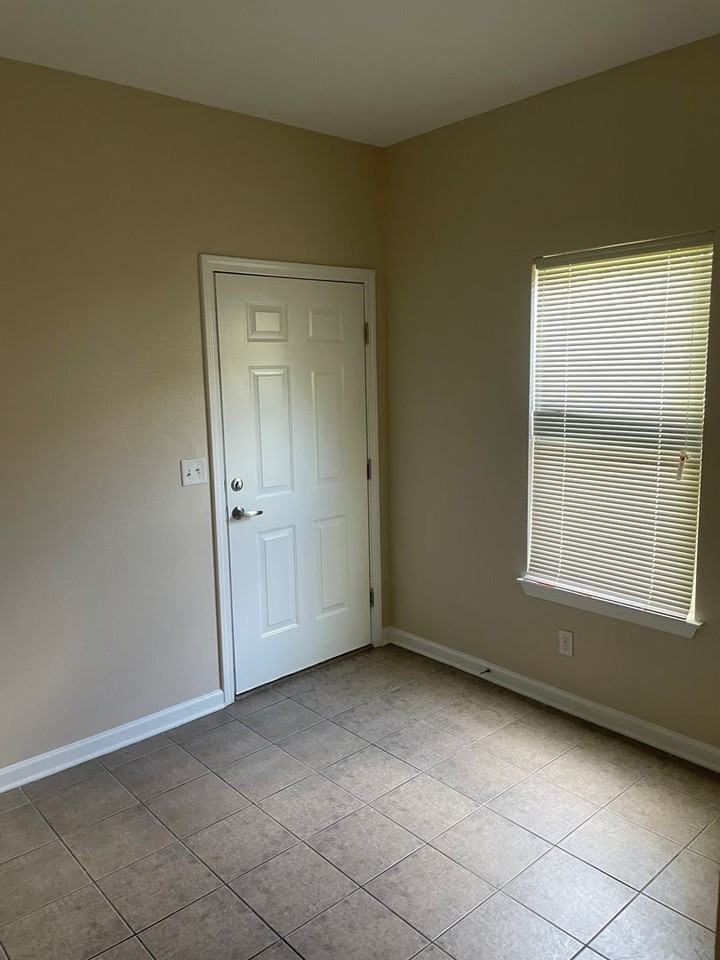 9327 Cedar Ct - Photo 7 of 9