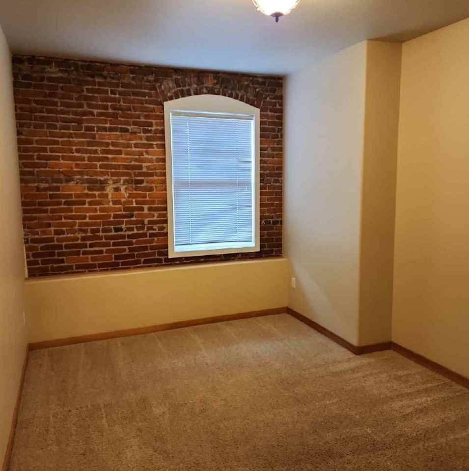 535 Sw 6th St - Photo 5 of 7