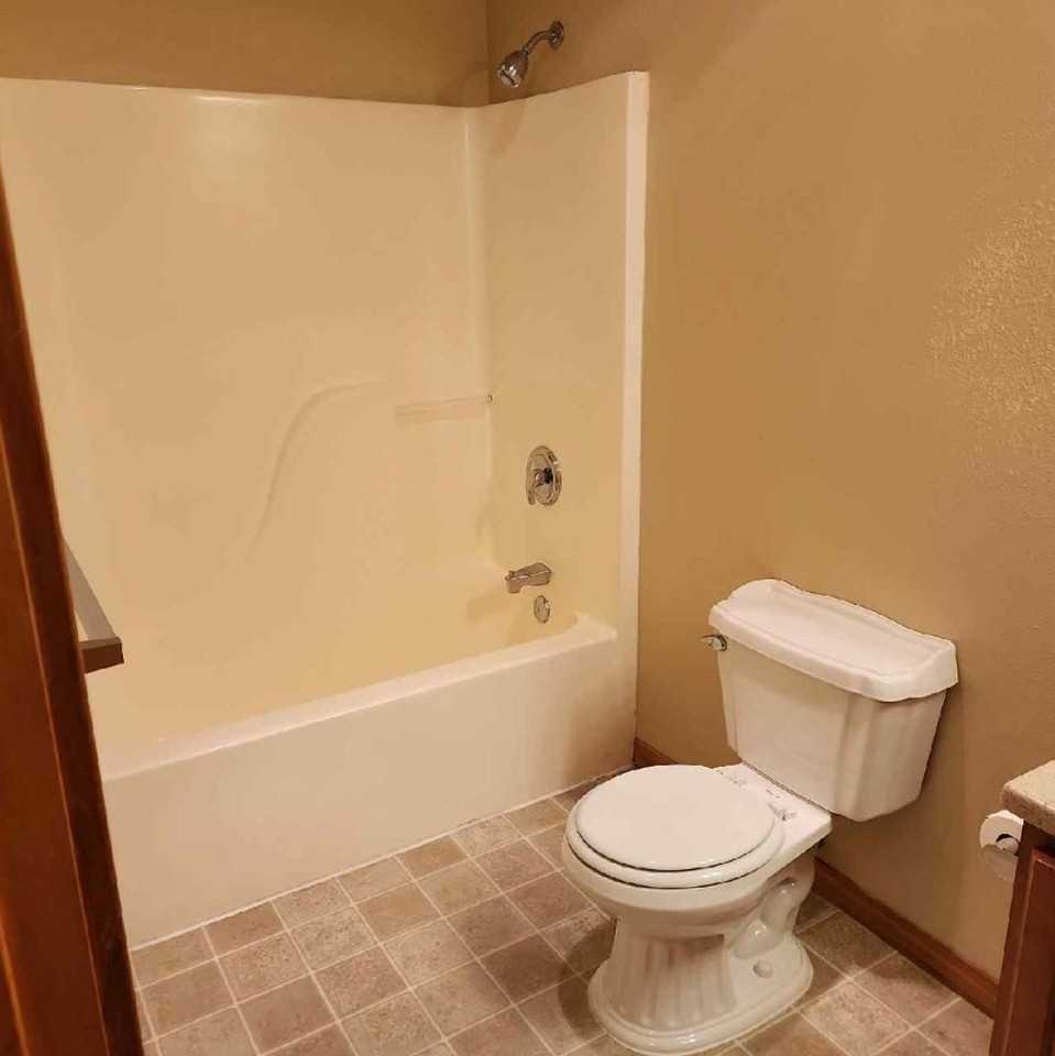 535 Sw 6th St - Photo 6 of 7