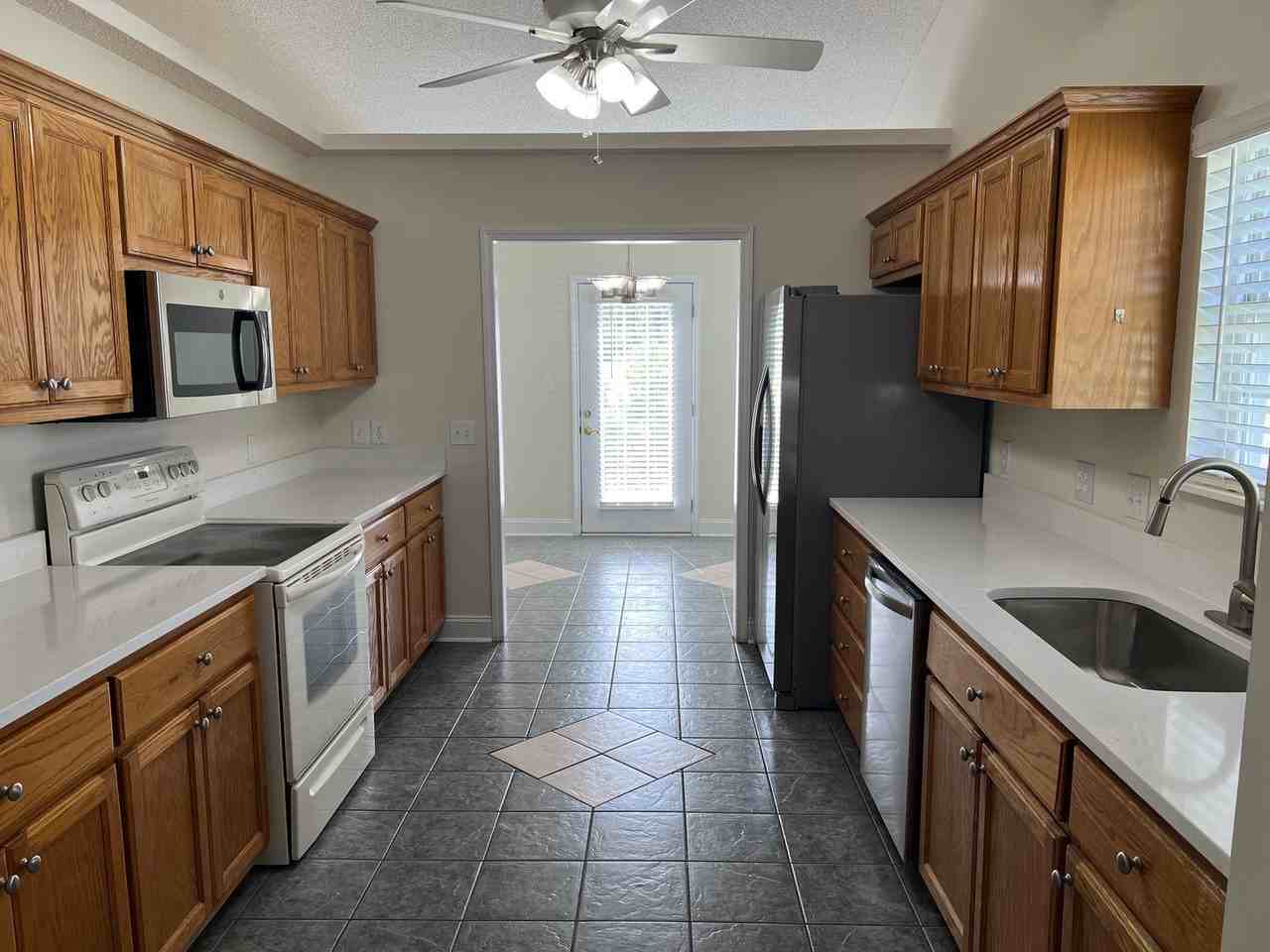 154 Regency Dr - Photo 6 of 50