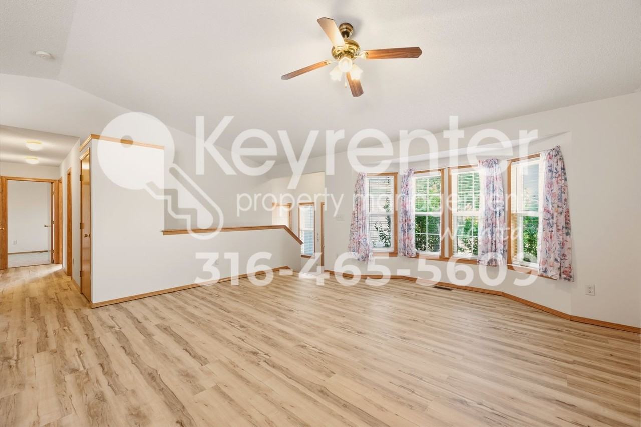 10210 W Lydia Cir - Photo 4 of 15