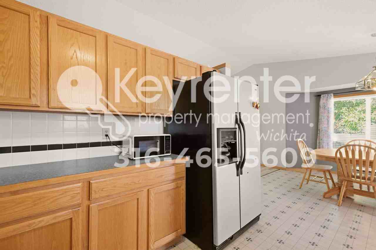 10210 W Lydia Cir - Photo 7 of 15