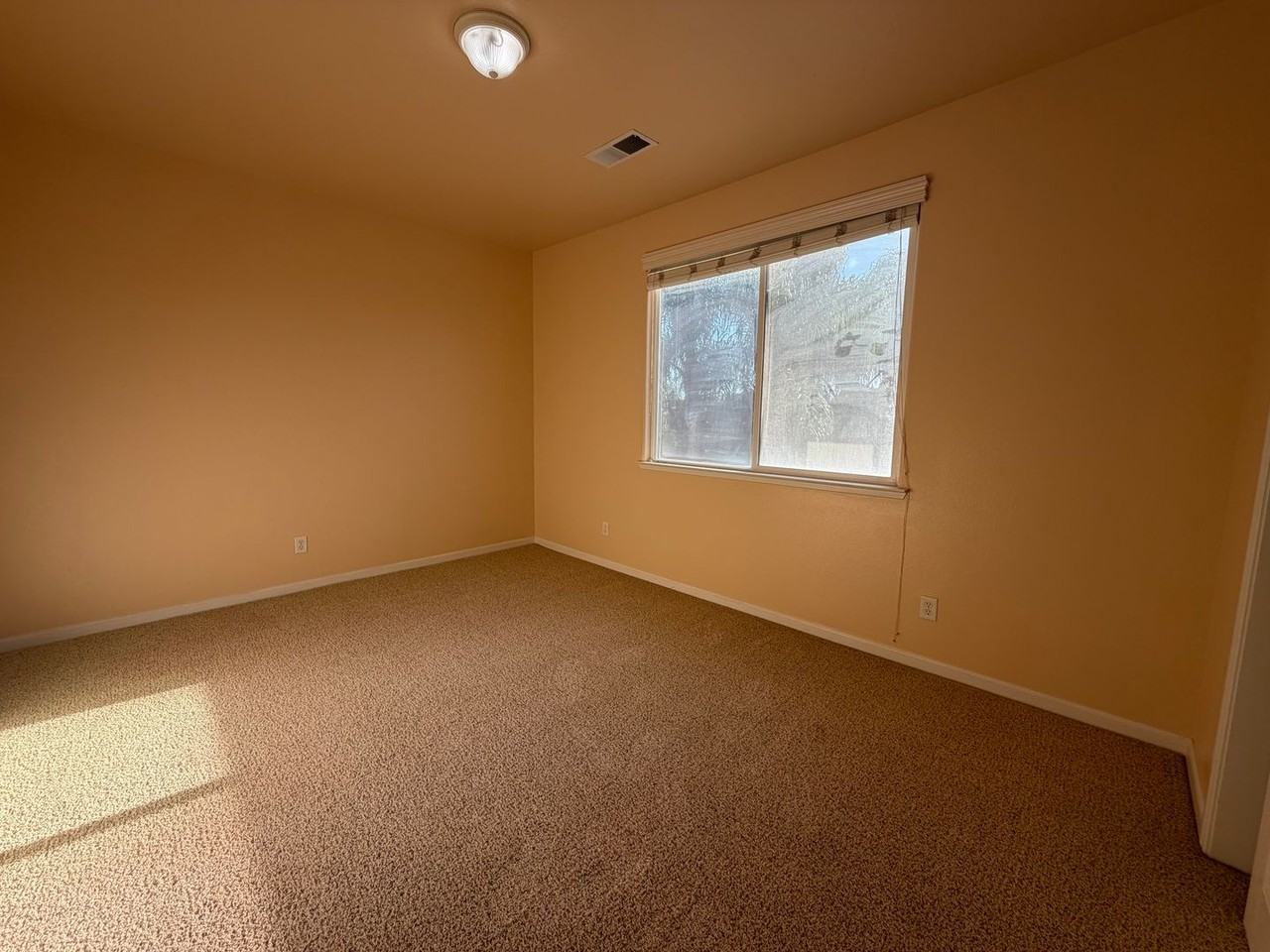 2432 S Duke Ave - Photo 3 of 41