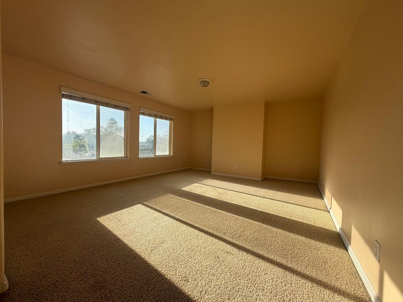 2432 S Duke Ave - Photo 6 of 41