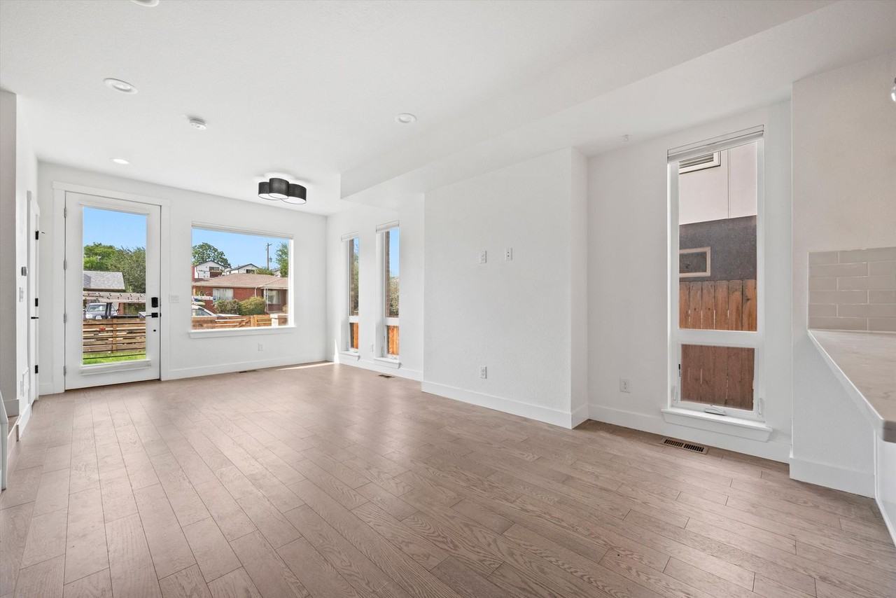 1370 Yates St - Photo 4 of 19