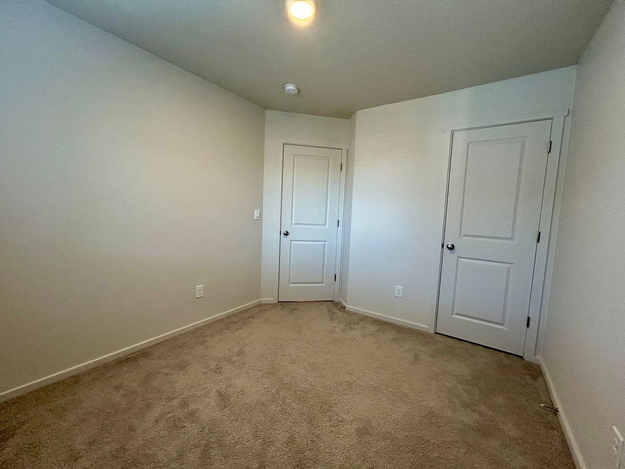 611 Ne 72nd St - Photo 5 of 31