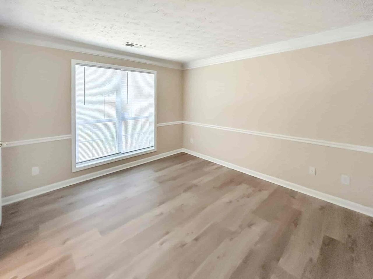 6090 Farmwood Way Se - Photo 4 of 39