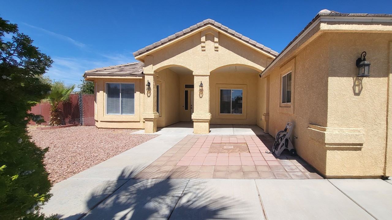 6740 Longmeadow Dr - Photo 4 of 48