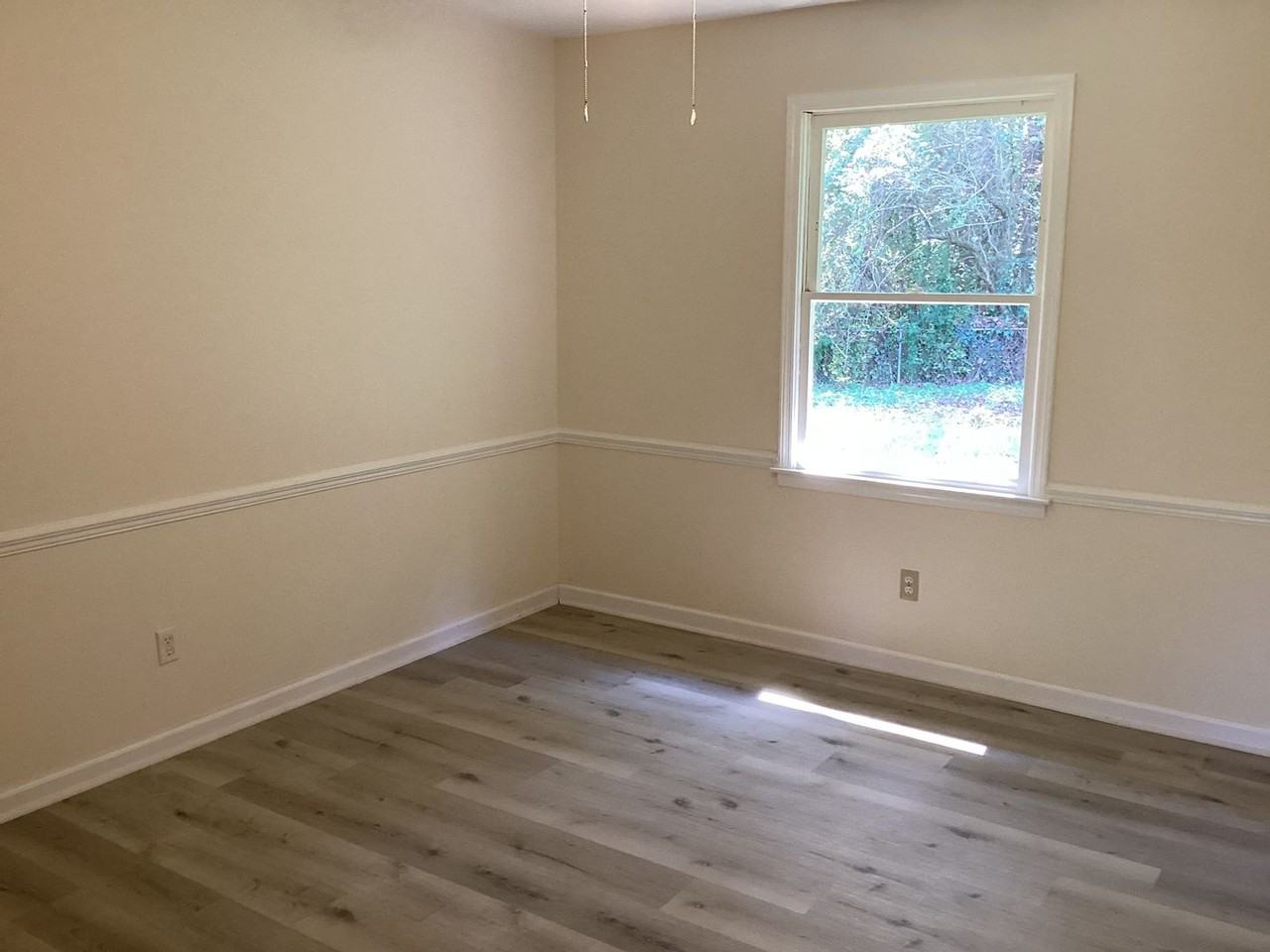 3121 Hawthorne Cir - Photo 3 of 14