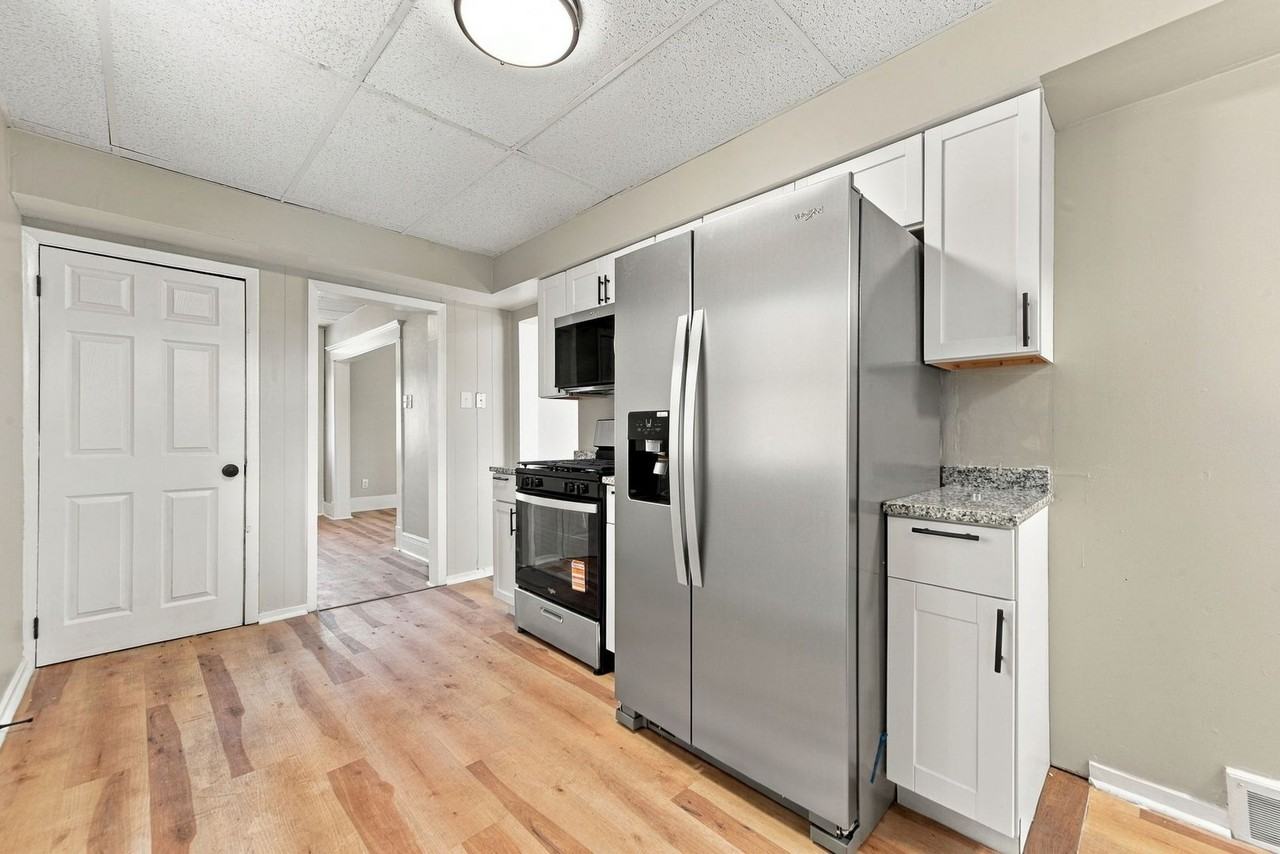 120 E 20th Ave - Photo 7 of 33