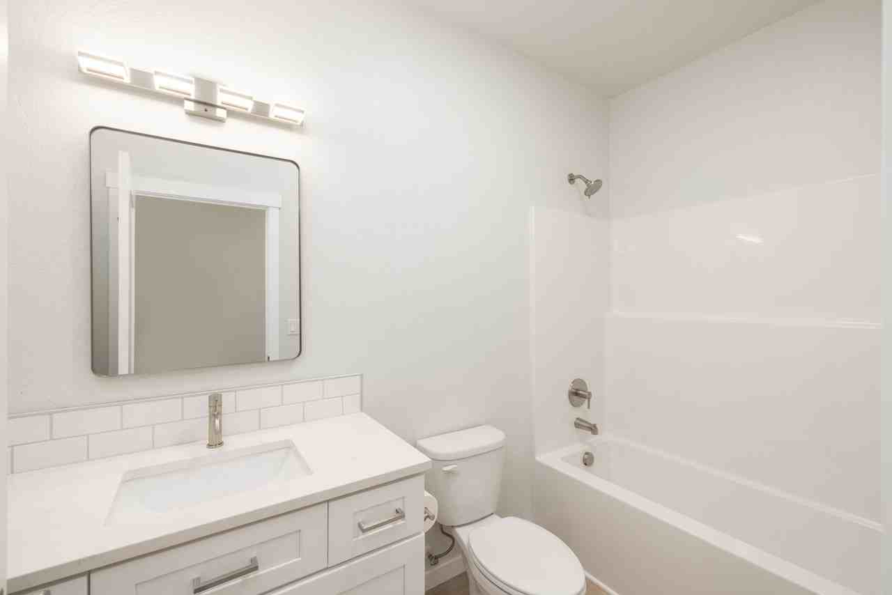 4511 East Longfellow Ave - Photo 6 of 22