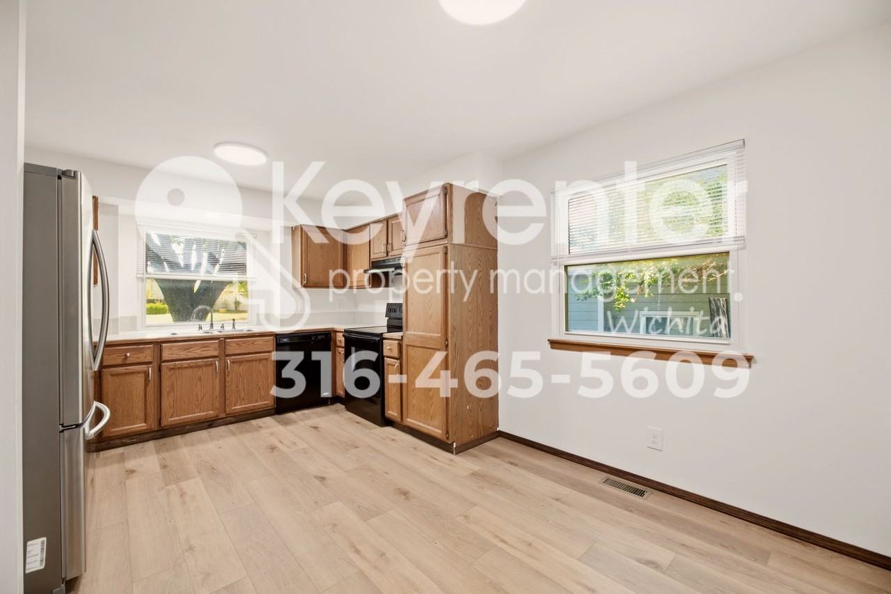 2509 S Linden St - Photo 6 of 16