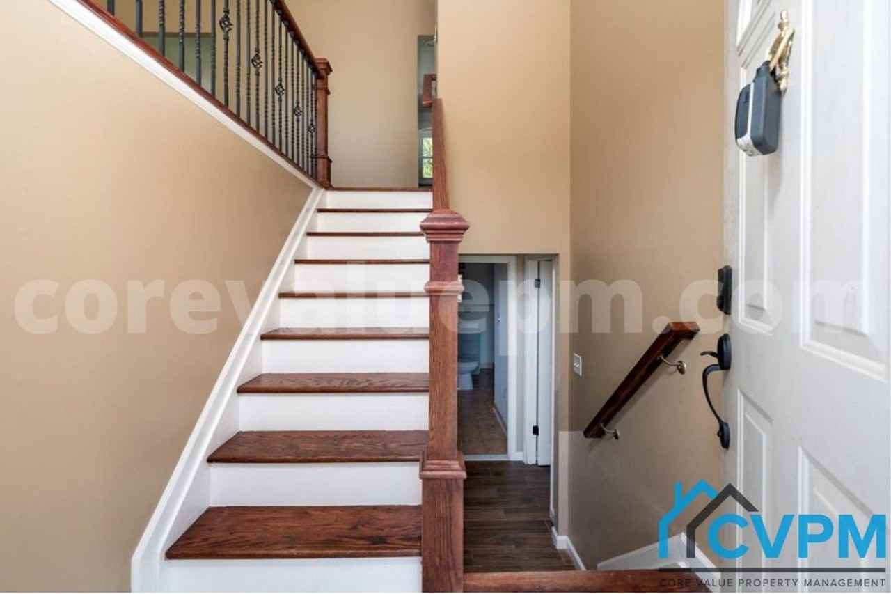 930 Autumn Valley Ln - Photo 4 of 28