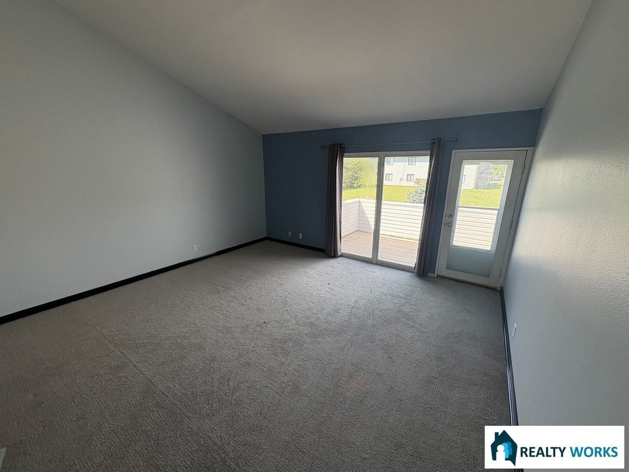 3923 N 7th St - Photo 2 of 7
