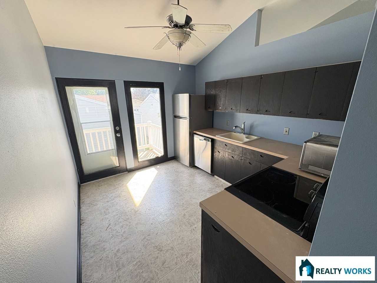 3923 N 7th St - Photo 5 of 7