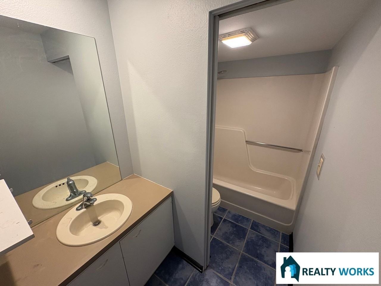 3923 N 7th St - Photo 6 of 7