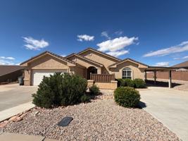 featured image of 923 N Rolling Hills Rd