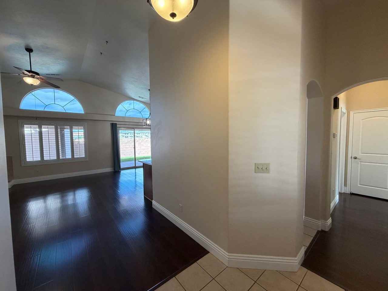 923 N Rolling Hills Rd - Photo 7 of 34