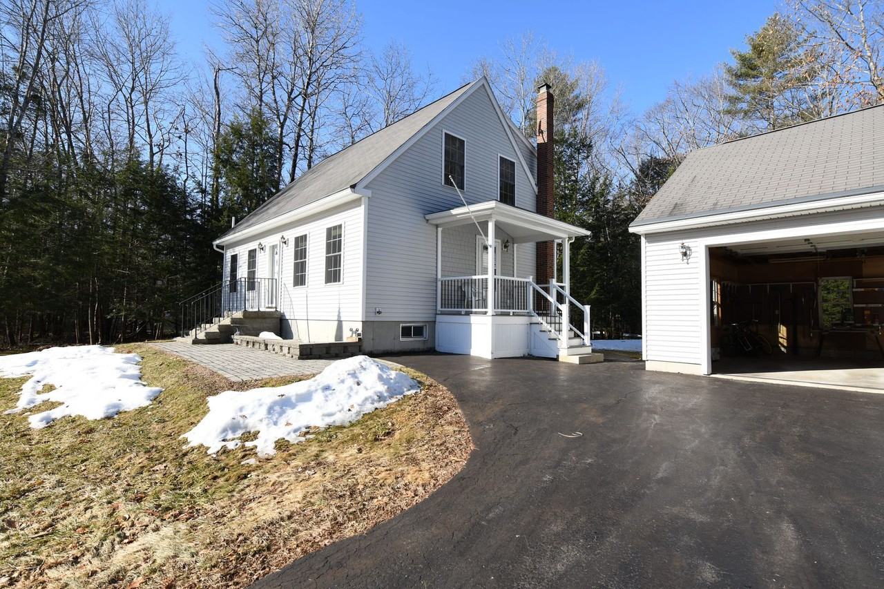 15 Sabatus Ln - Photo 2 of 39