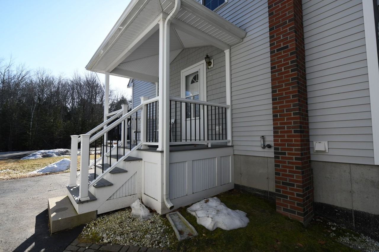 15 Sabatus Ln - Photo 4 of 39