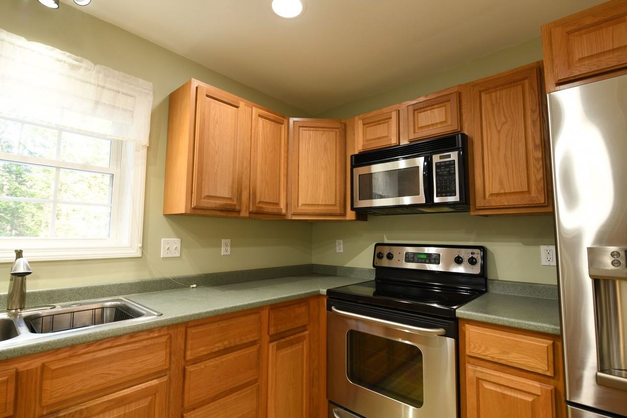 15 Sabatus Ln - Photo 6 of 39